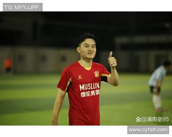 深圳足球队中路突破的优势与不足分析及未来发展方向探讨