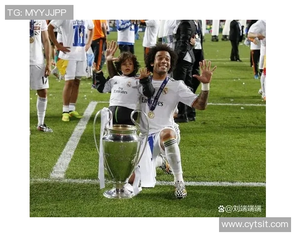 法国昔日退役足球明星的辉煌历程与传奇故事回顾 法国昔日退役足球明星的辉煌历程与传奇故事回顾