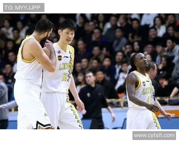 广州羽毛球队以75分稳居冠军赛积分榜首位展现强劲实力 广州羽毛球队以75分稳居冠军赛积分榜首位展现强劲实力