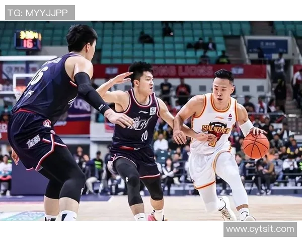 深圳篮球队配合变革引发热议新战术助力球队崛起与发展 深圳篮球队配合变革引发热议新战术助力球队崛起与发展